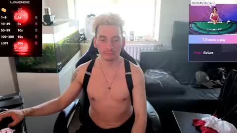 Snapshot of rayzel_white chatting on 07/02/26, 12:11 Rayzel White online show from 07/02/26, 12:11