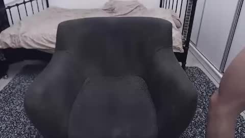 Snapshot of razvan_corneliu chatting on 12/16/24, 02:25 Razvan online show from 12/16/24, 02:25