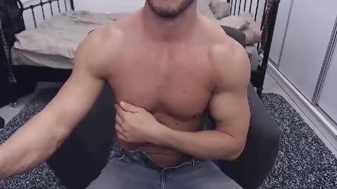 Snapshot of razvan_corneliu chatting on 12/22/24, 02:28 Razvan online show from 12/22/24, 02:28