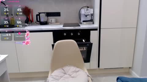 Hayley  online show from 12/04/24, 01:20