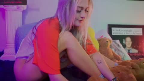 Snapshot of reallilygrace chatting on 03/08/25, 02:12 Lily Grace online show from 03/08/25, 02:12