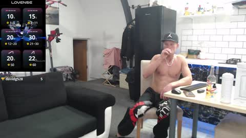 Snapshot of reallyman7 chatting on 01/11/25, 07:49 Ask me online show from 01/11/25, 07:49