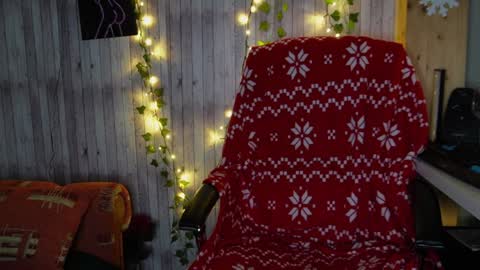 Snapshot of realmiagold chatting on 12/25/24, 04:22 IG realmiagold online show from 12/25/24, 04:22