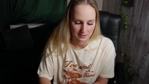 Snapshot of realmiagold chatting on 02/07/25, 09:15 IG realmiagold online show from 02/07/25, 09:15