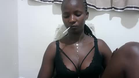 Snapshot of realqueen_ chatting on 10/09/25, 04:49 queen online show from 10/09/25, 04:49