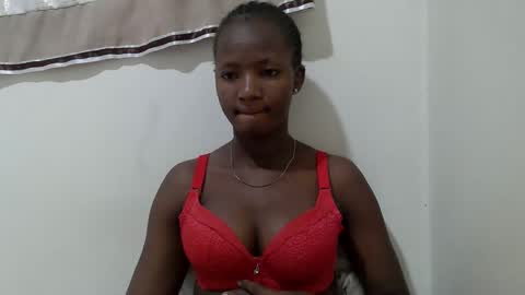 Snapshot of realqueen_ chatting on 11/01/25, 04:25 queen online show from 11/01/25, 04:25