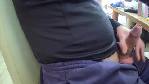 Snapshot of rear37 chatting on 02/01/25, 12:47 rear37 online show from 02/01/25, 12:47