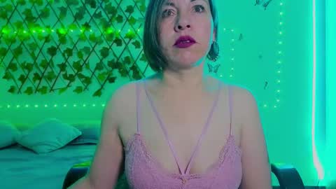 Snapshot of rebbeca09 chatting on 11/05/25, 10:26 Rebbeca online show from 11/05/25, 10:26