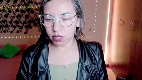 Snapshot of rebbeca09 chatting on 11/27/25, 09:50 Rebbeca online show from 11/27/25, 09:50