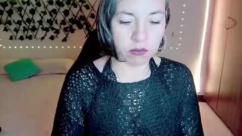 Snapshot of rebbeca09 chatting on 12/18/25, 11:05 Rebbeca online show from 12/18/25, 11:05