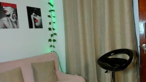 Rebeca Marchetti online show from 07/20/26, 08:44