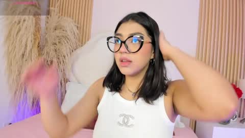 Snapshot of rebeca_taylor_ chatting on 03/29/26, 12:27 rebeca_taylor_ online show from 03/29/26, 12:27