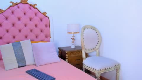 Rebeca Whatsson online show from 12/15/24, 11:23
