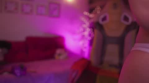 Rebeca  online show from 11/21/25, 12:10