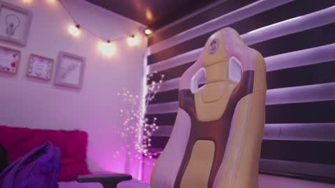 Rebeca  online show from 11/24/25, 01:11