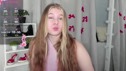 Snapshot of rebecca_____ chatting on 02/10/25, 06:45 rebecca_____ online show from 02/10/25, 06:45