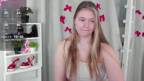 Snapshot of rebecca_____ chatting on 02/11/25, 09:35 rebecca_____ online show from 02/11/25, 09:35