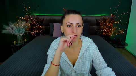 rebecca_diamonds online show from 02/06/25, 06:40