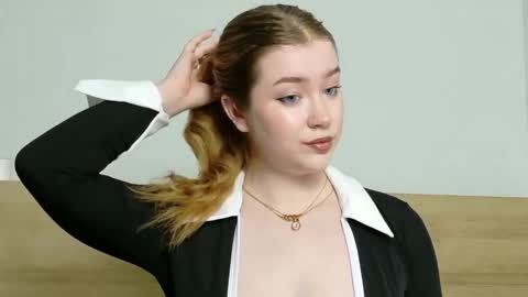 rebecca_lace online show from 09/18/25, 02:57