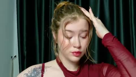 rebecca_lace online show from 09/20/25, 11:28