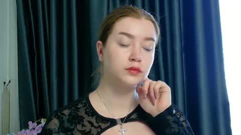 rebecca_lace online show from 11/09/25, 01:59