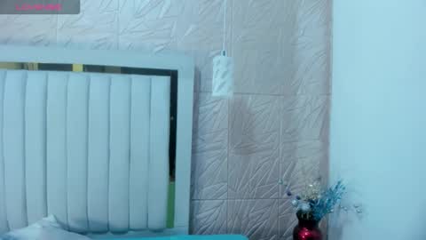 Rebecca online show from 09/19/25, 11:33