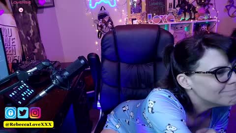 Rebecca Love online show from 02/03/25, 09:07