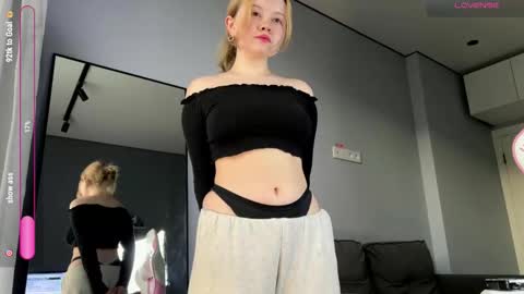 Rebecca Nikson online show from 09/26/25, 04:05