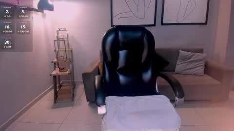 Snapshot of rebeccawestx chatting on 05/15/26, 02:07 Rebecca West online show from 05/15/26, 02:07