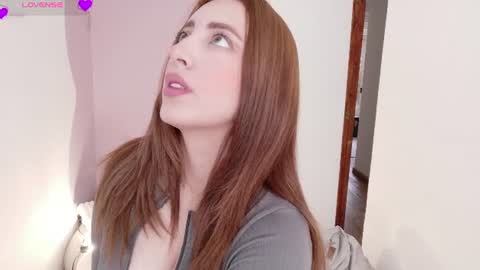 rebeccawhite_meow online show from 08/05/26, 07:06