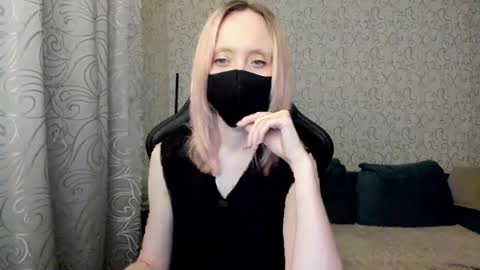 Snapshot of rebesaolset chatting on 12/14/24, 05:36 RebesaOlset online show from 12/14/24, 05:36