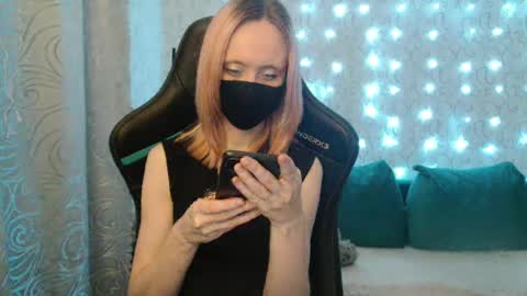 Snapshot of rebesaolset chatting on 12/15/24, 04:59 RebesaOlset online show from 12/15/24, 04:59