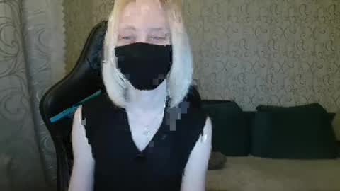 Snapshot of rebesaolset chatting on 01/24/25, 05:00 RebesaOlset online show from 01/24/25, 05:00