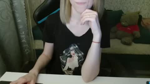 Snapshot of rebesaolset chatting on 12/05/25, 03:30 RebesaOlset online show from 12/05/25, 03:30