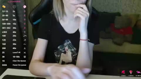 Snapshot of rebesaolset chatting on 12/14/25, 04:34 RebesaOlset online show from 12/14/25, 04:34