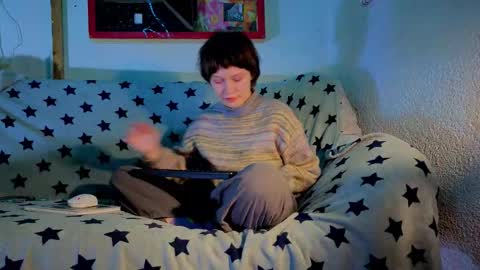 Snapshot of reborn_elf chatting on 10/19/25, 05:02 Lara online show from 10/19/25, 05:02