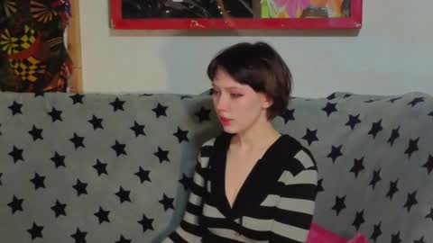 Snapshot of reborn_elf chatting on 10/29/25, 04:42 Lara online show from 10/29/25, 04:42