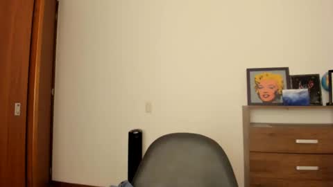 red_flower203 online show from 12/03/24, 10:51