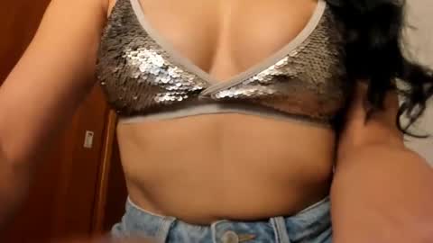 red_flower203 online show from 01/05/25, 01:56