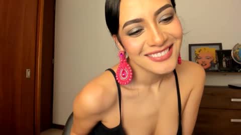 red_flower203 online show from 03/10/25, 09:51