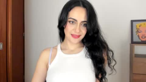 red_flower203 online show from 09/30/25, 10:48