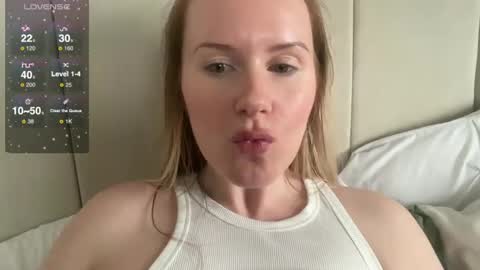 Snapshot of red_head_rosie_69 chatting on 01/31/25, 11:03 Rosie online show from 01/31/25, 11:03