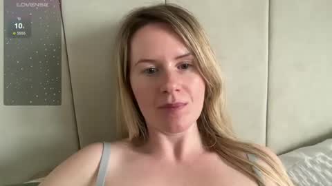 Snapshot of red_head_rosie_69 chatting on 02/04/25, 12:55 Rosie online show from 02/04/25, 12:55