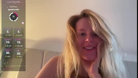 Snapshot of red_head_rosie_69 chatting on 02/12/25, 04:00 Rosie online show from 02/12/25, 04:00