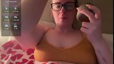 Snapshot of red_head_rosie_69 chatting on 02/17/25, 06:31 Rosie online show from 02/17/25, 06:31