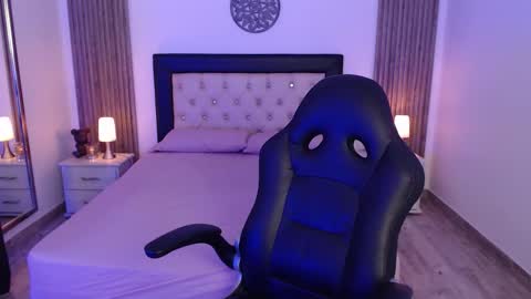 Kitty online show from 10/06/25, 08:28