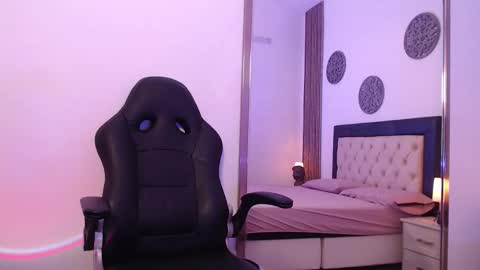 Kitty online show from 10/28/25, 08:11