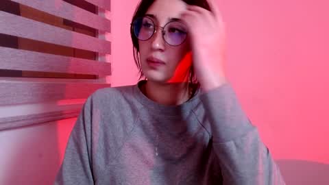 IG   OF red moonn online show from 12/03/24, 06:17