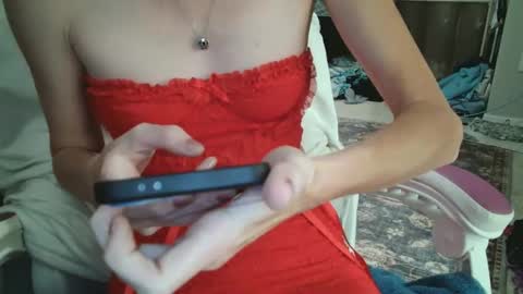 Snapshot of red_on_fire69 chatting on 10/07/25, 05:43 Red online show from 10/07/25, 05:43