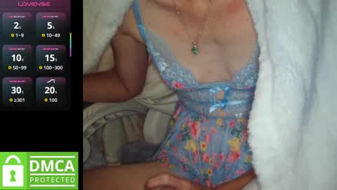 Snapshot of red_on_fire69 chatting on 10/26/25, 07:20 Red online show from 10/26/25, 07:20